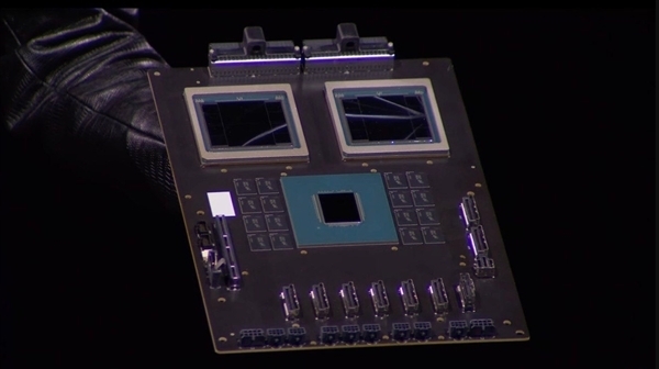 ���صر���ǿAIоƬ���躣����GB200 NVL72�����������������۳�2100��Ԫ