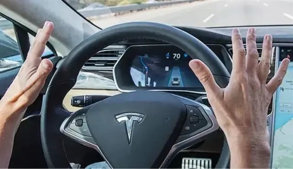 特斯拉牛仔项目曝光:FSD专挑极限场景跑