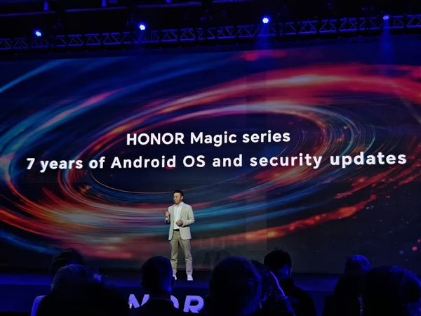 ��ҫ����CEO������������ƻ���5��Ͷ��100����Ԫ����AI��̬