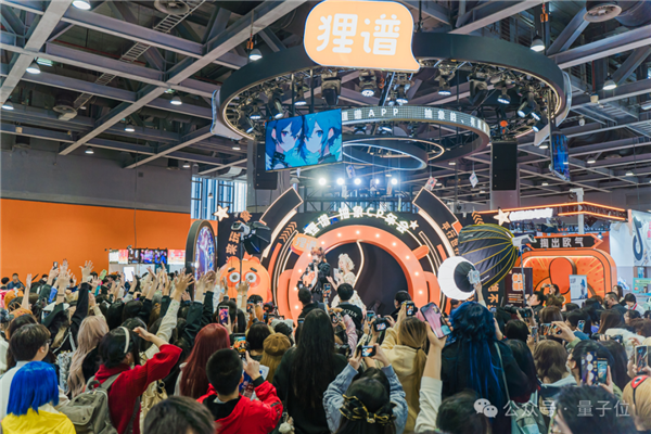 ����ԪAI�������Ȧ�ߺ죡�̶̼�����100��MAU